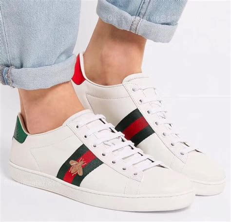 mens white sneakers gucci fake|gucci ace sneakers gg print.